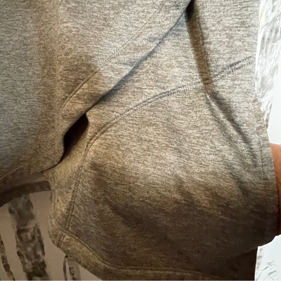 Version Gray Long Sleeve 3X Sweatshirt with pockets and Thumb holes, turtleneck - Picture 7 of 8